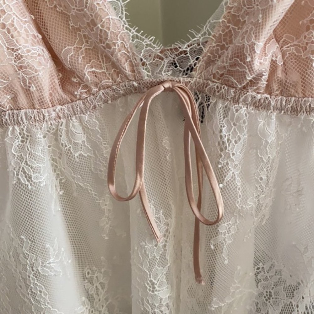 SOLD... VS Lace/Silky Lingerie Top NWOT S - Picture 4 of 9